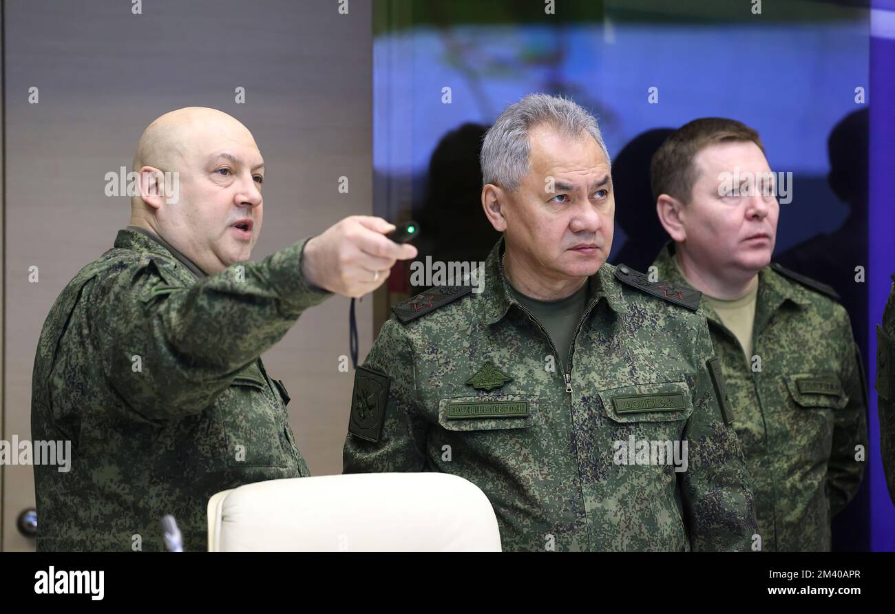 Venerdì 16 dicembre 2022 il presidente russo Vladimir Putin ha trascorso tutta la giornata lavorando allo staff congiunto di rami militari coinvolti nell'operazione militare speciale. Il capo di stato è stato informato sul lavoro del personale congiunto e sui progressi compiuti nell'operazione militare speciale, ha tenuto una riunione generale e incontri separati con i comandanti. Foto Stock