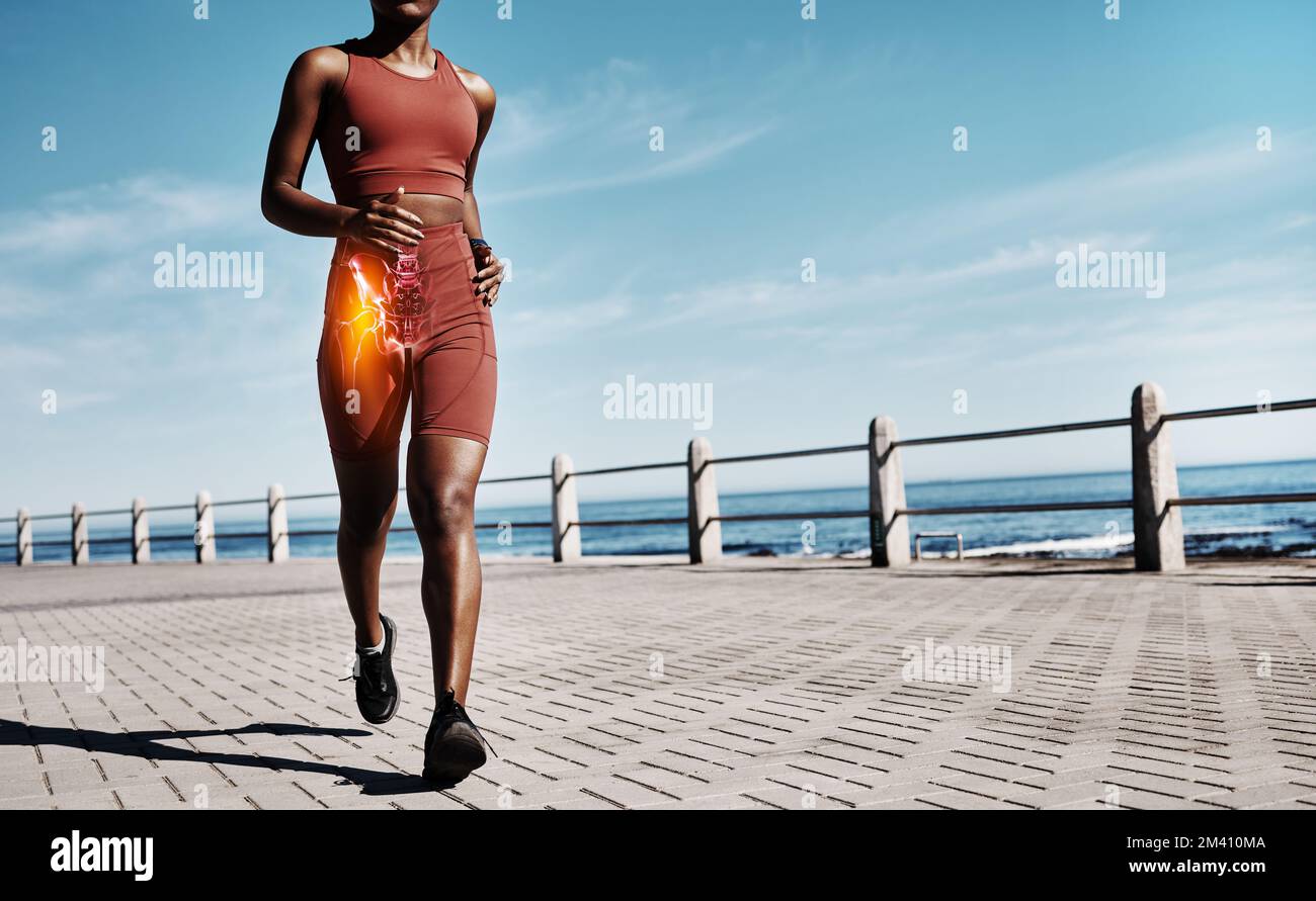 Corsa, raggi x e corpo di una donna nera allenamento, fitness muscolare e esercizio per la salute sul lungomare in Australia. Sport bruciare, forte e gambe Foto Stock
