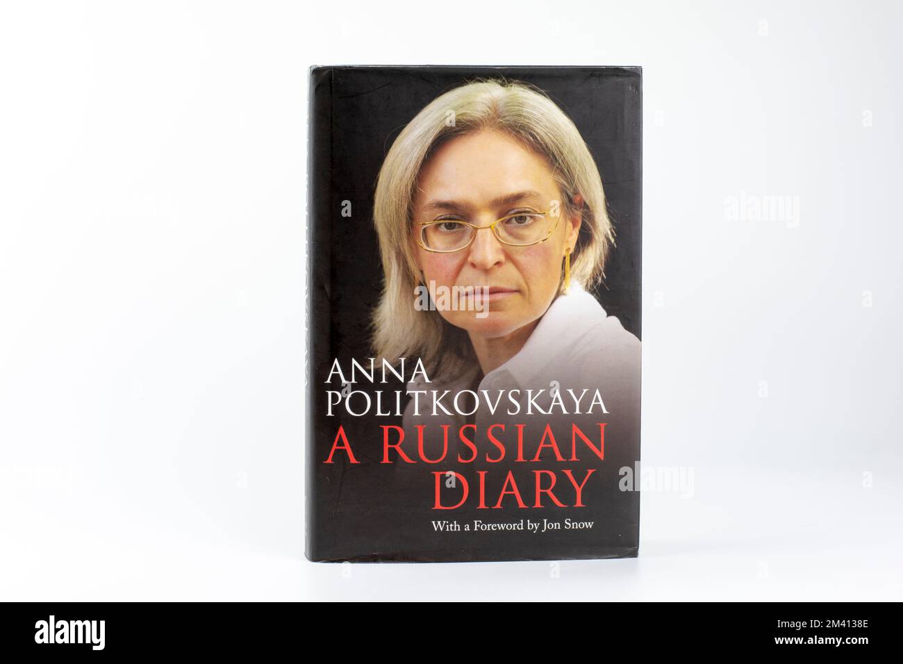 Nova Bana, Slovacchia - 15 dicembre 2022 : copertina del libro di "Un diario russo" scritto da Anna Politkovskaya. Foto Stock