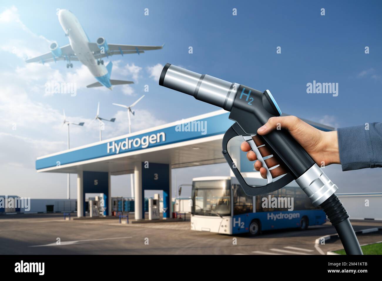 Mano con ugello H2 sullo sfondo dell'autobus per celle a combustibile presso la stazione di rifornimento di idrogeno e aereo nel cielo. Concetto di mobilità pulita Foto Stock