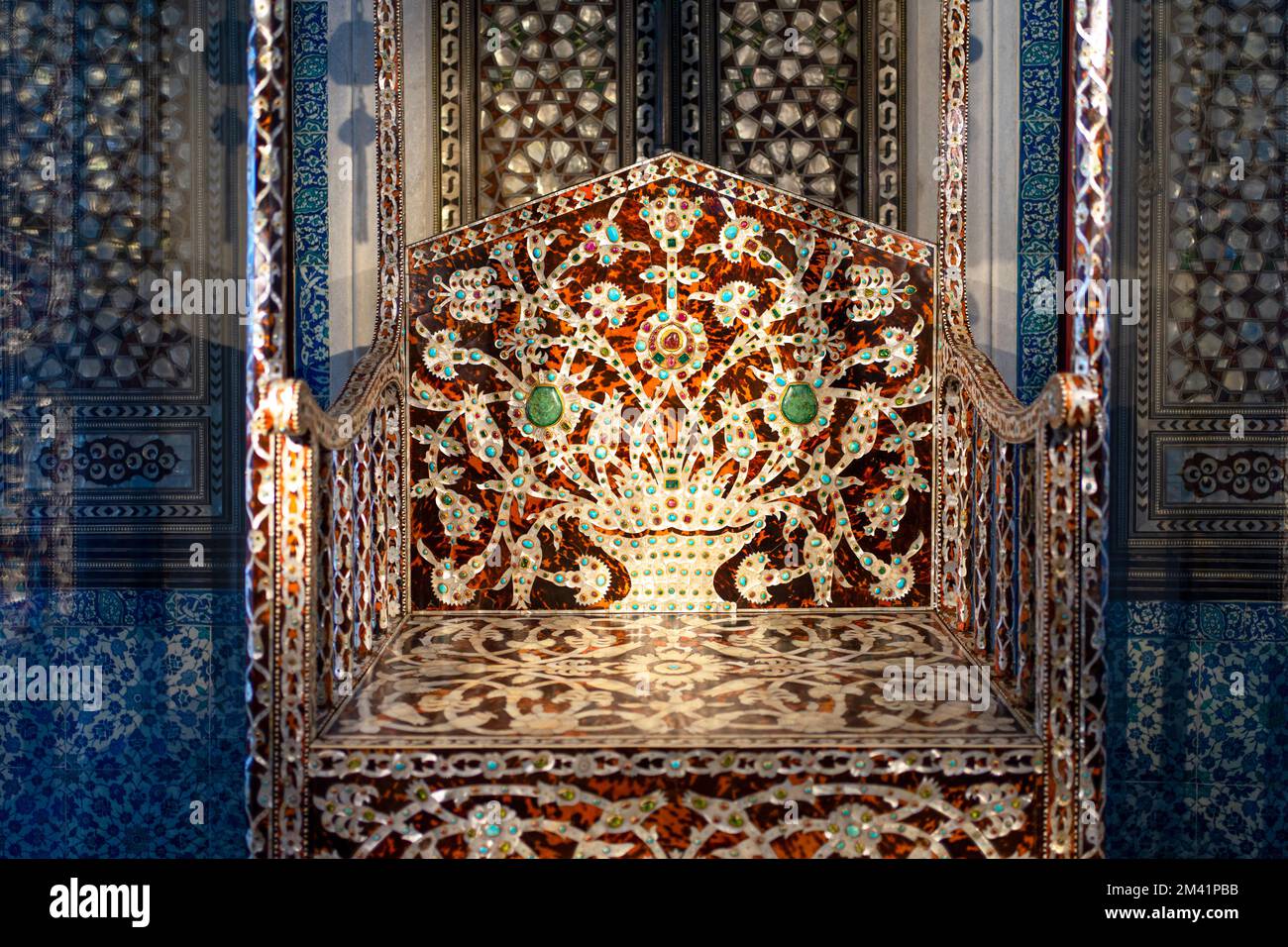 Trono dei sultani ottomani nel Palazzo di ⁣⁣Topkapi, Istanbul, Turchia. Foto Stock