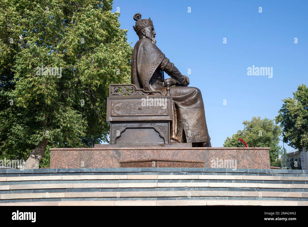SAMARCANDA, UZBEKISTAN - 14 SETTEMBRE 2022: Primo piano del monumento ad Amir Timur (Tamerlane). Samarcanda, Uzbekistan Foto Stock