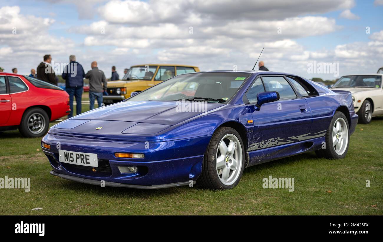 1998 Lotus Esprit GT3 ‘M15 PRE’ in mostra allo Scramble di ottobre tenutosi presso il Bicester Heritage Centre il 9th ottobre 2022. Foto Stock