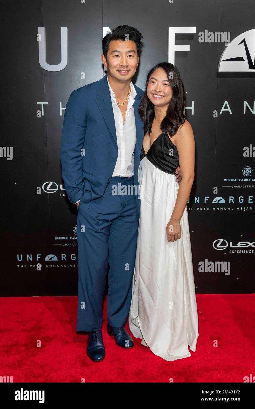 Beverly Hills, CA Dicembre 17 2022 simu Liu, Allison Hsu partecipa al 20th° Gala annuale indimenticabile presentata da Lexus al Beverly Hilton, Beverly Hills, CA Dicembre 17 2022 Foto Stock