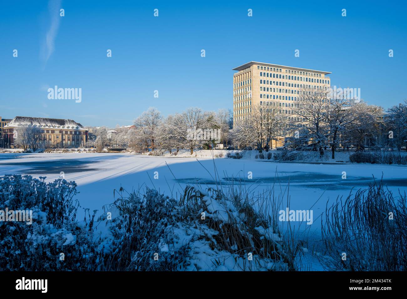 Der zugefrorene Kleiner Kiel in der Innenstadt nach einem Schneefall im Dezember Foto Stock