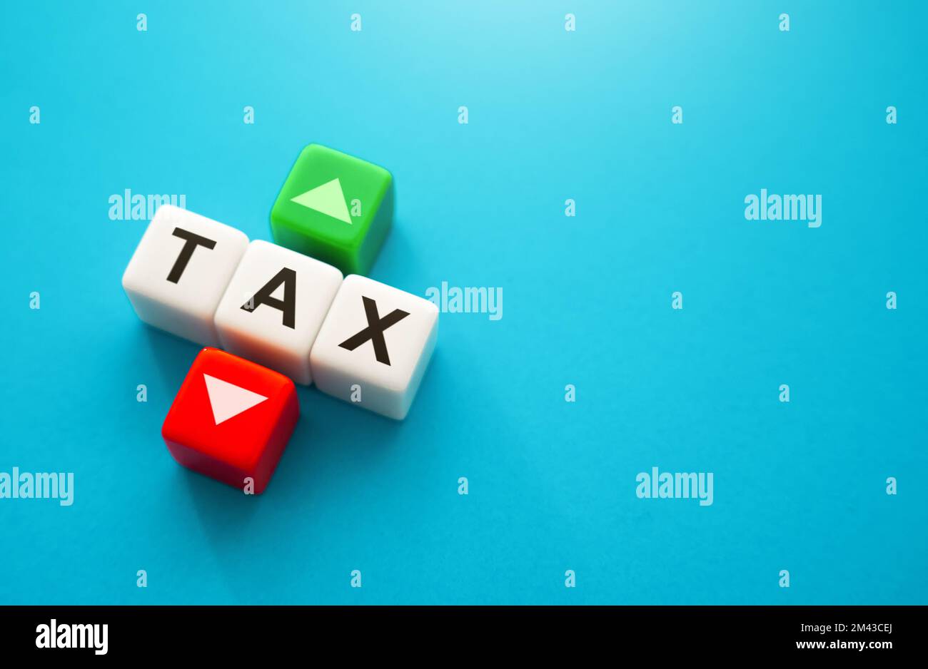 L'aliquota fiscale aumenta e diminuisce. Fiscalità. L'onere fiscale che grava sulle imprese e sulla popolazione. Calcolo e pagamento. Politica monetaria, sistema finanziario. B Foto Stock