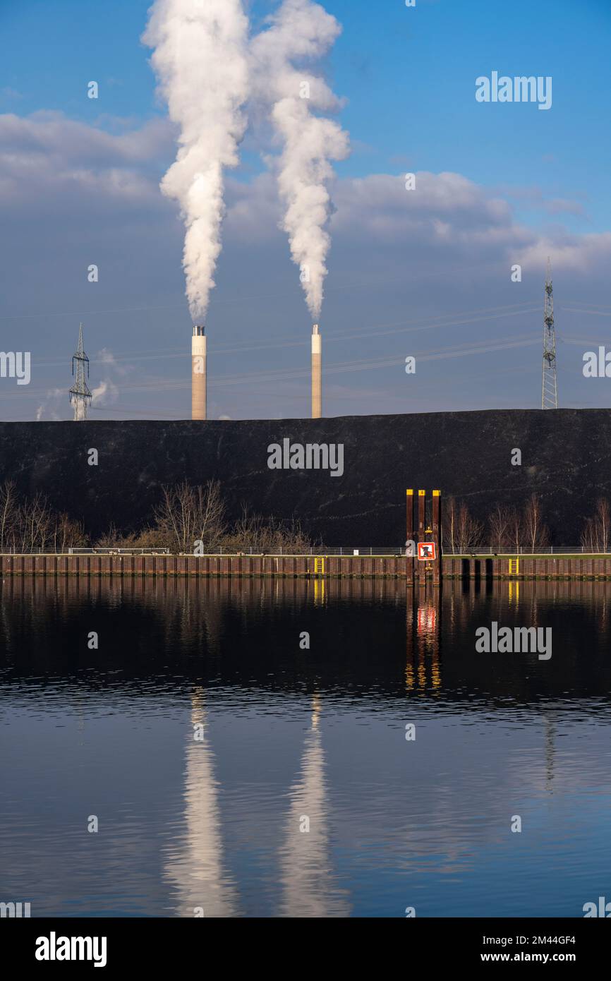 Discarica di carbone, stoccaggio di carbone, centrale di carbone, per la centrale combinata STEAG di Herne, nei camini di fondo di AGR Abfallentsorgun Foto Stock