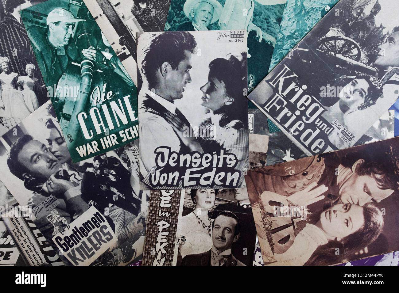 Programmi stampati di 1960s film cinematografici, Beyond Eden con James Dean, El Cid, War and Peace, Gentlemen Killers, The Caine era il loro destino, Germania Foto Stock