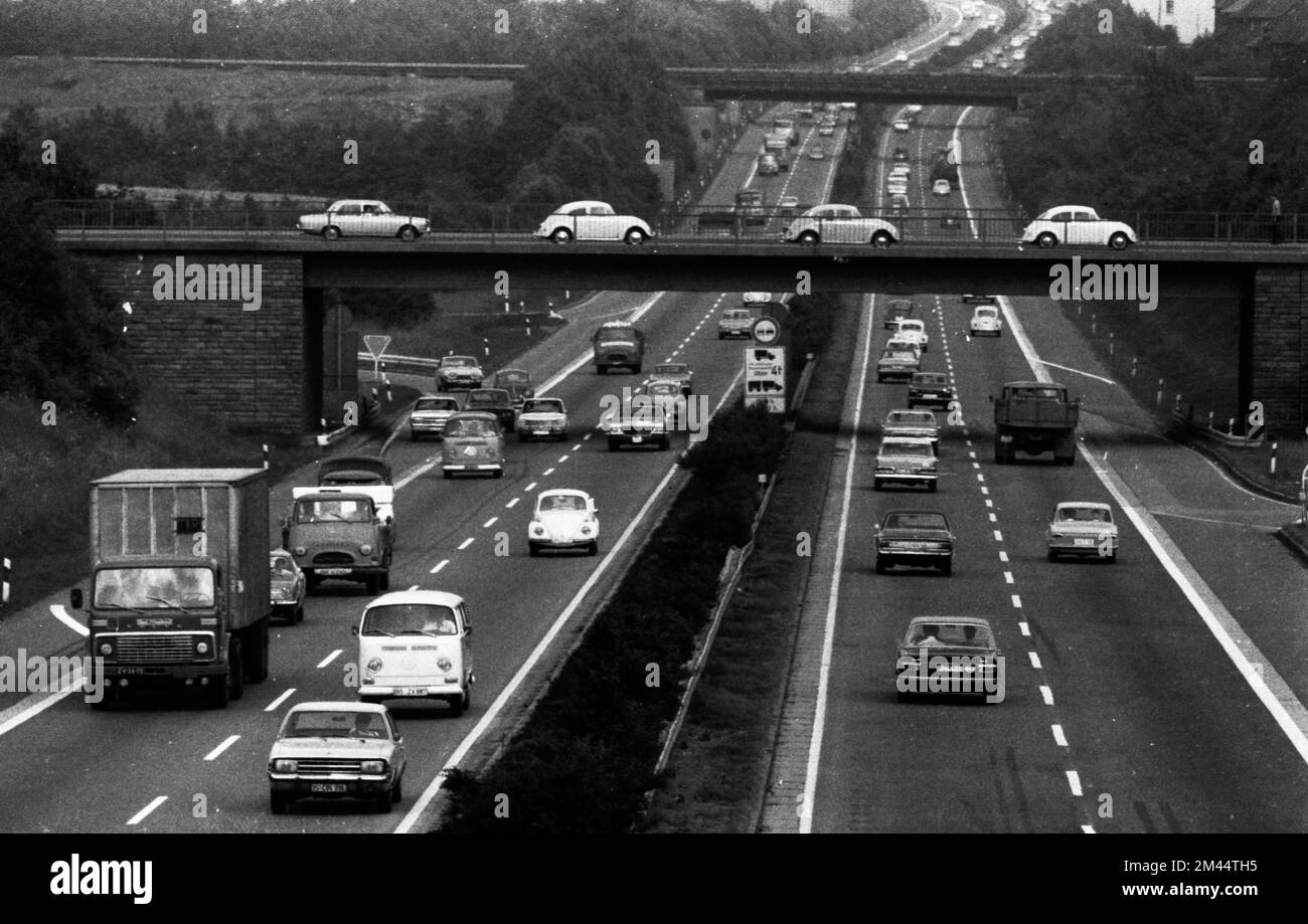 Traffico sulla Ruhrschnellweg (B1) nel 19 67, Germania Foto Stock