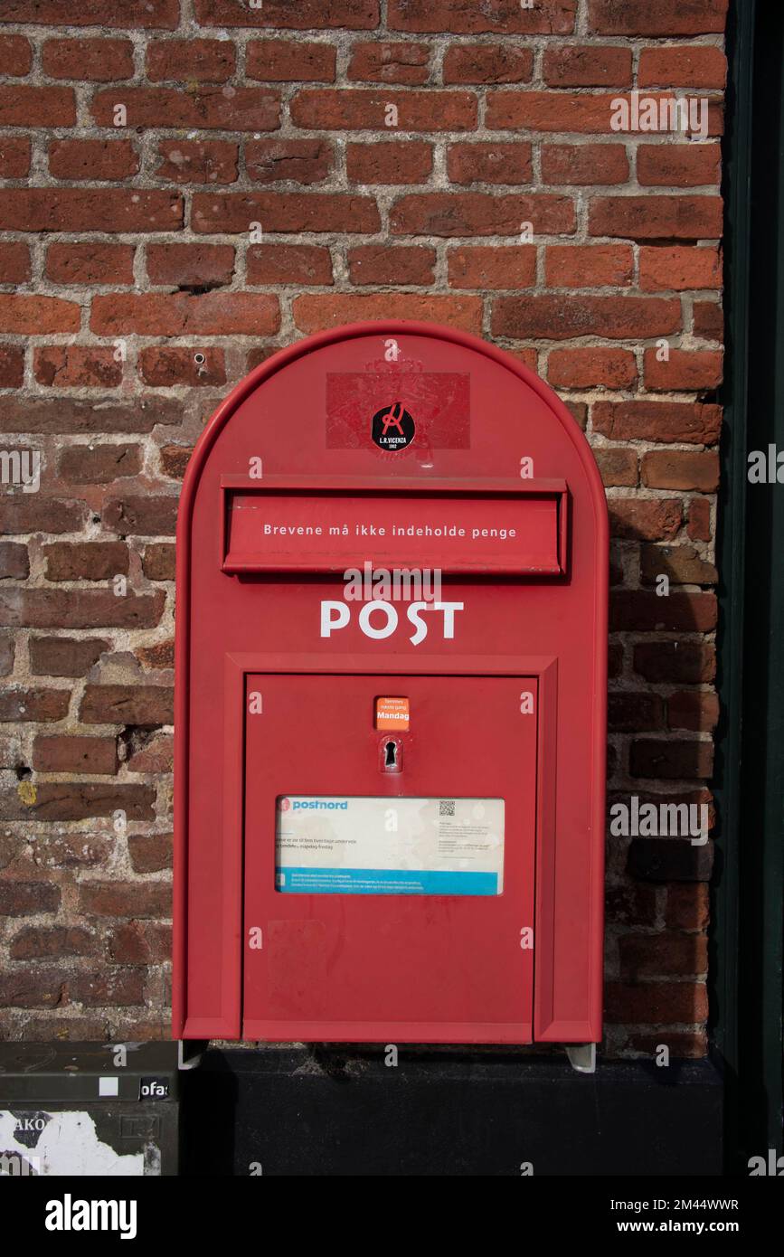 Buca delle lettere dell'ufficio postale immagini e fotografie stock ad alta  risoluzione - Alamy