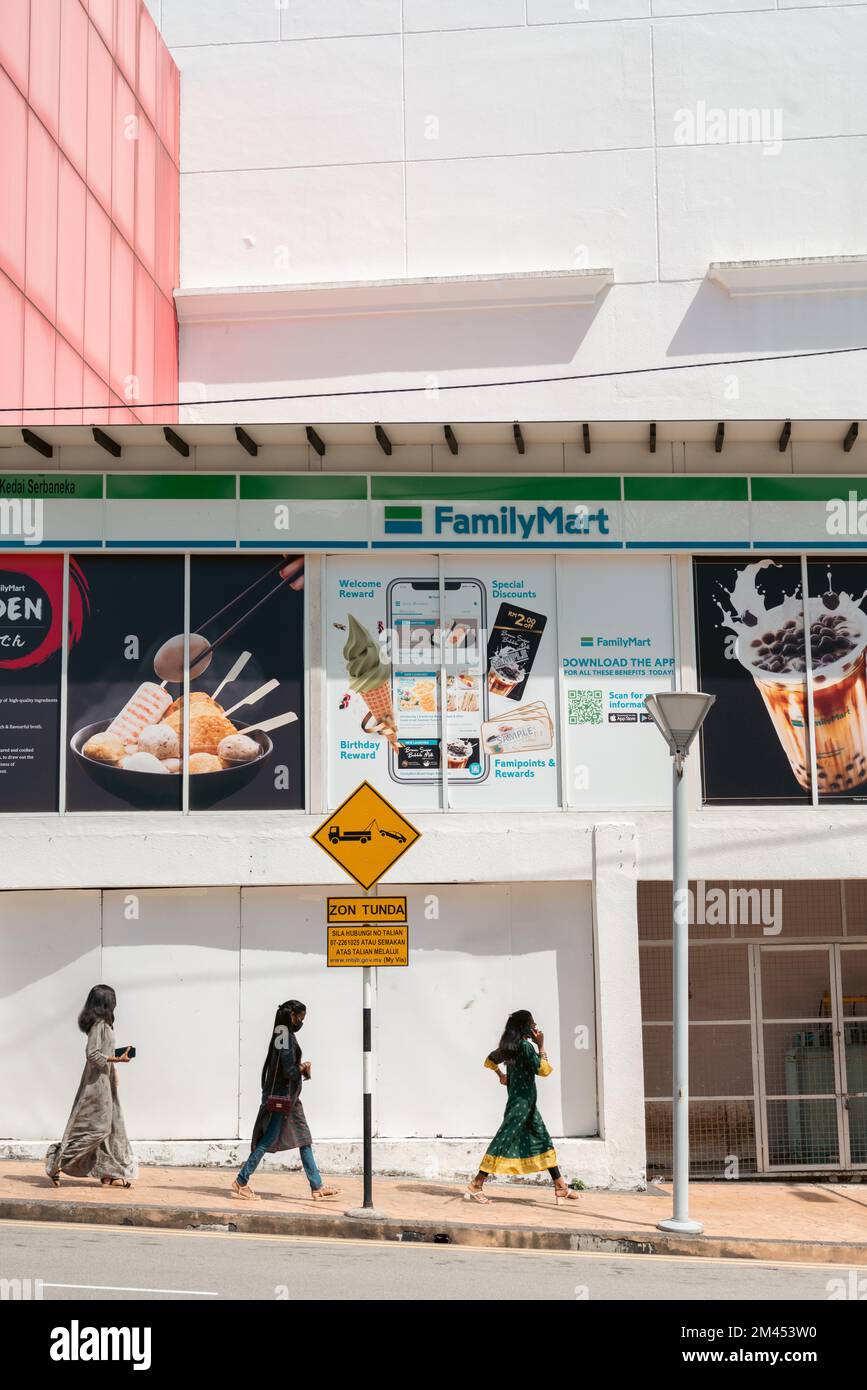 Johor Bahru, Malesia - 25 ottobre 2022: Minimarket Family Mart Foto Stock
