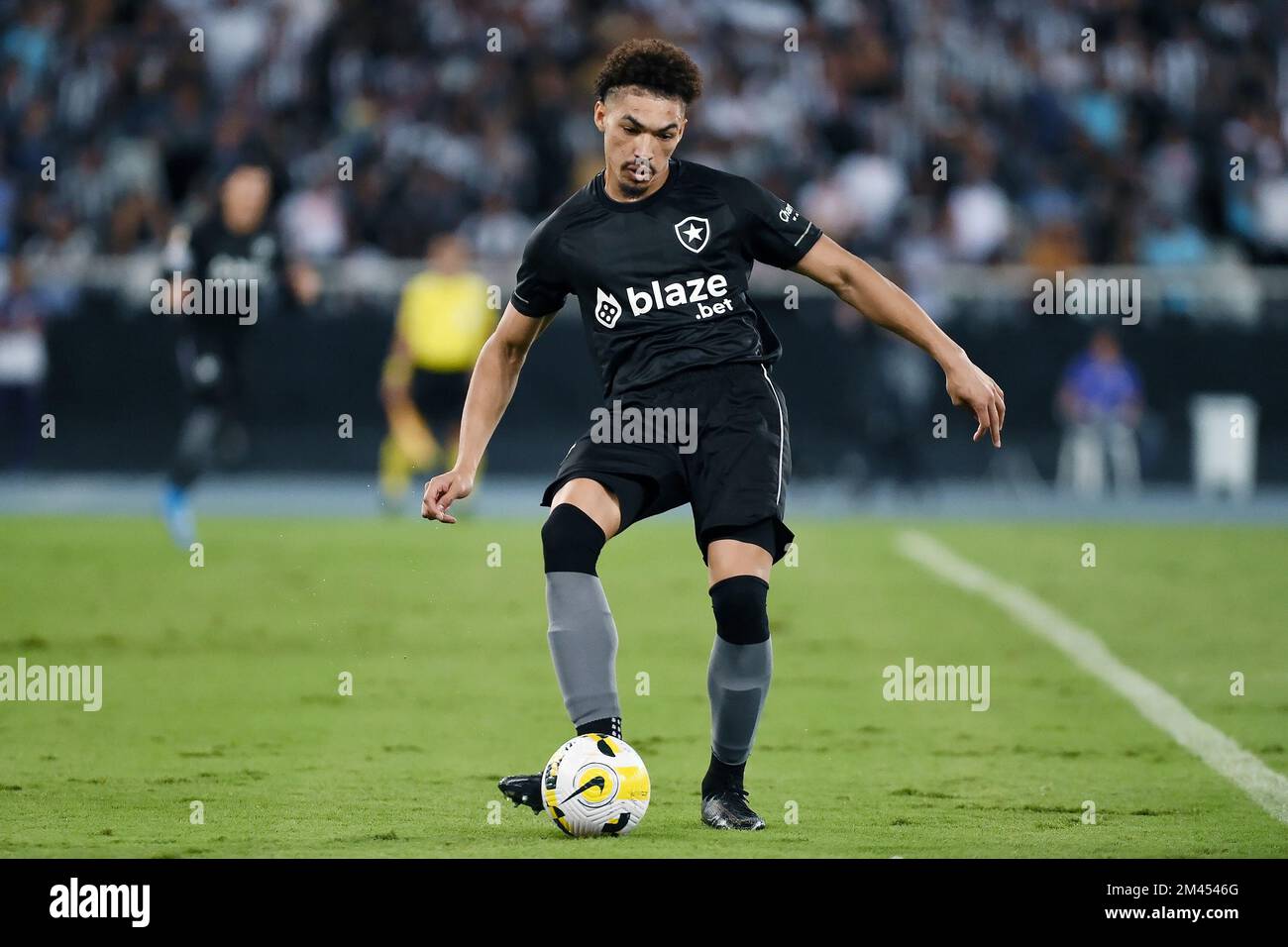 Rio de Janeiro, Brasile, 10 novembre 2022. Giocatore di Botafogo Adryelson, durante il gioco Botafogo x Santos per il campionato brasiliano nello stadio o Foto Stock