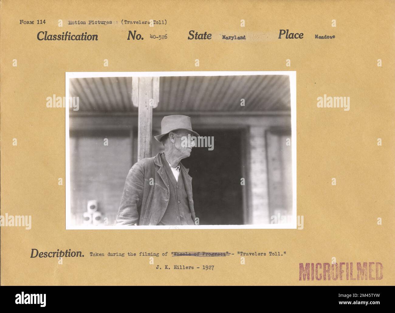 Fotografia scattata durante le riprese di 'Travellers Toll'. Didascalia originale: Ripresa durante le riprese di - 'Travellers Toll.' J. K. Hillers - 1927. Stato: Maryland luogo: Prati. Foto Stock