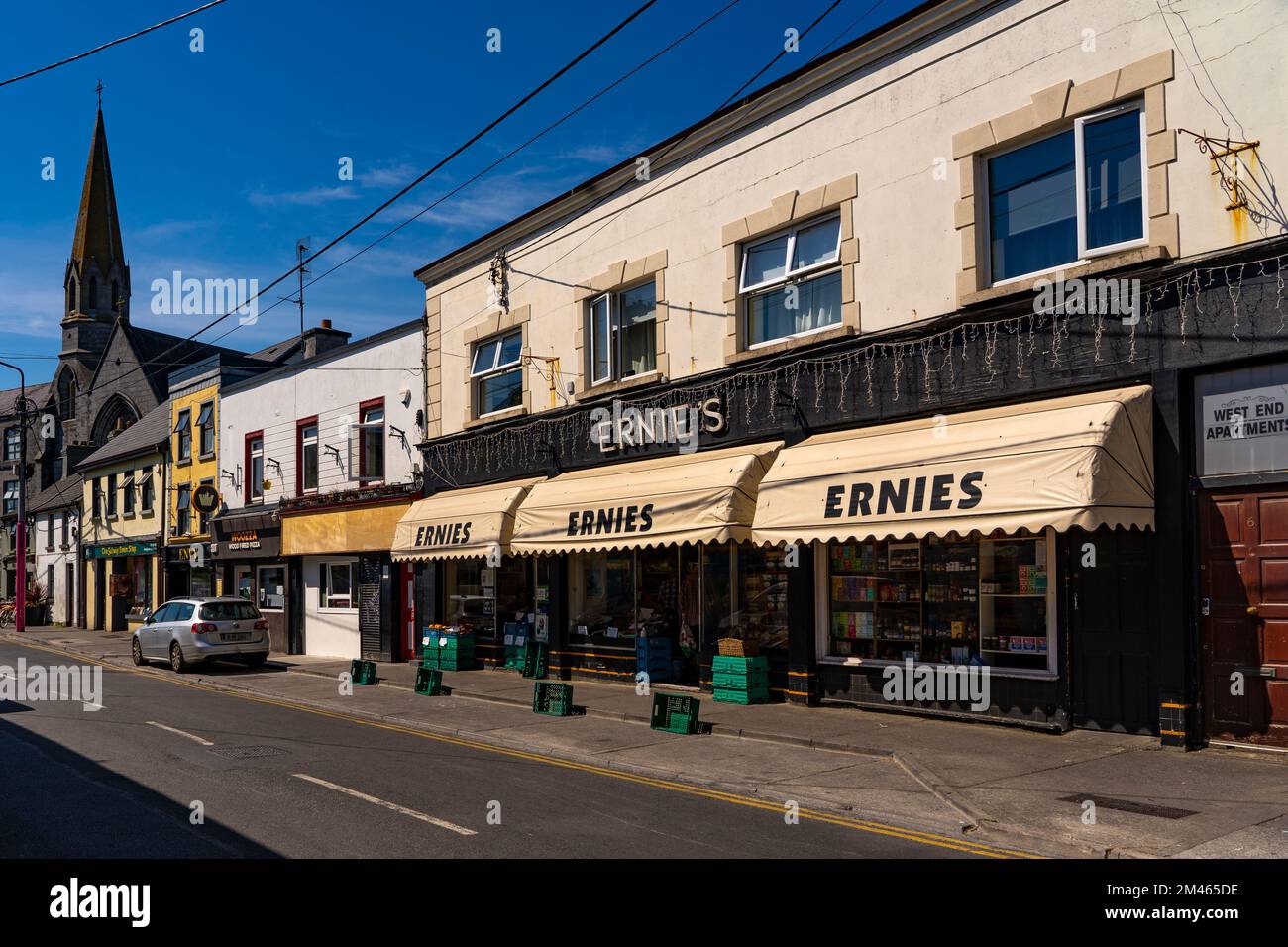 Il supermercato Ernie's, The Westend, Galway City, Irlanda. L'imminente quartiere Westend di Galway, centrato su William Street e Sea Road, Galway. Foto Stock