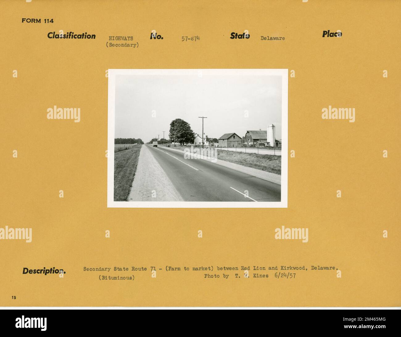 Strada statale secondaria 71 - (dalla Fattoria al mercato) tra il Leone Rosso e Kirkwood, Delaware. Didascalia originale: Strada statale secondaria 71 - (dalla fattoria al mercato) tra il Leone Rosso e Kirkwood, Delaware. (Bituminoso.) Foto di T. W. Kines. 6/24/57. Stato: Delaware. Luogo: Kirkwood. Foto Stock