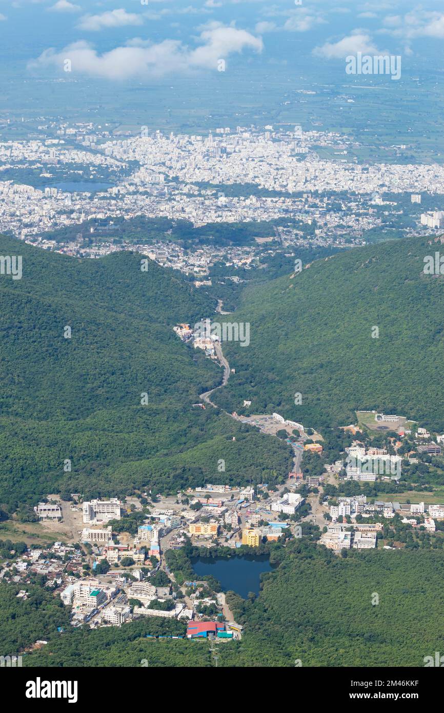Vista di Bhavnath e Junagadh City View, Junagadh, Gujarat, India. Foto Stock