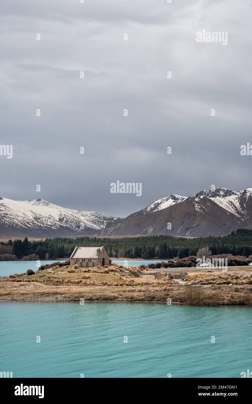 Bella scena di Chiesa di buon Pastore in inverno mattina, Lago Tekapo, Nuova Zelanda Sud Isola. Simbolo iconico della Nuova Zelanda. Foto Stock