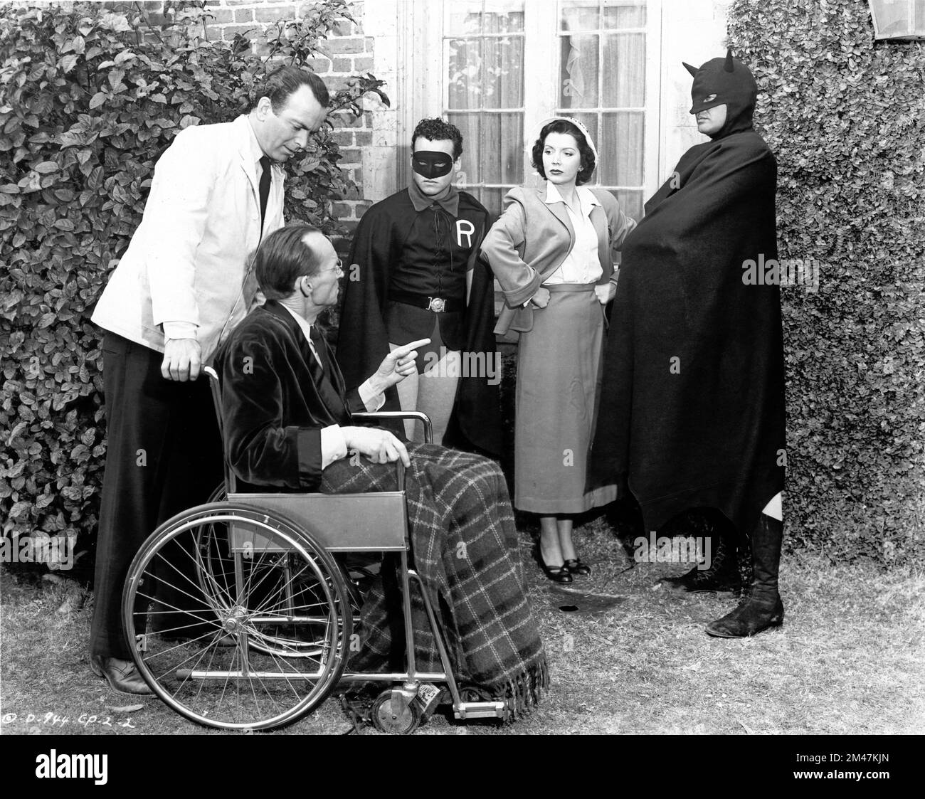 LEONARD PENN WILLIAM FAWCETT JOHNNY DUNCAN come Robin JANE ADAMS come Vicki vale e ROBERT LOWERY come Batman nel TUNNEL DI TERRORE episodio 2 del capitolo 15 nuove AVVENTURE DI BATMAN E ROBIN IL RAGAZZO WONDER regista 1949 SPENCER GORDON BENNET fumetto creato da Bob Kane Sam Katzman Productions / Columbia Pictures Foto Stock