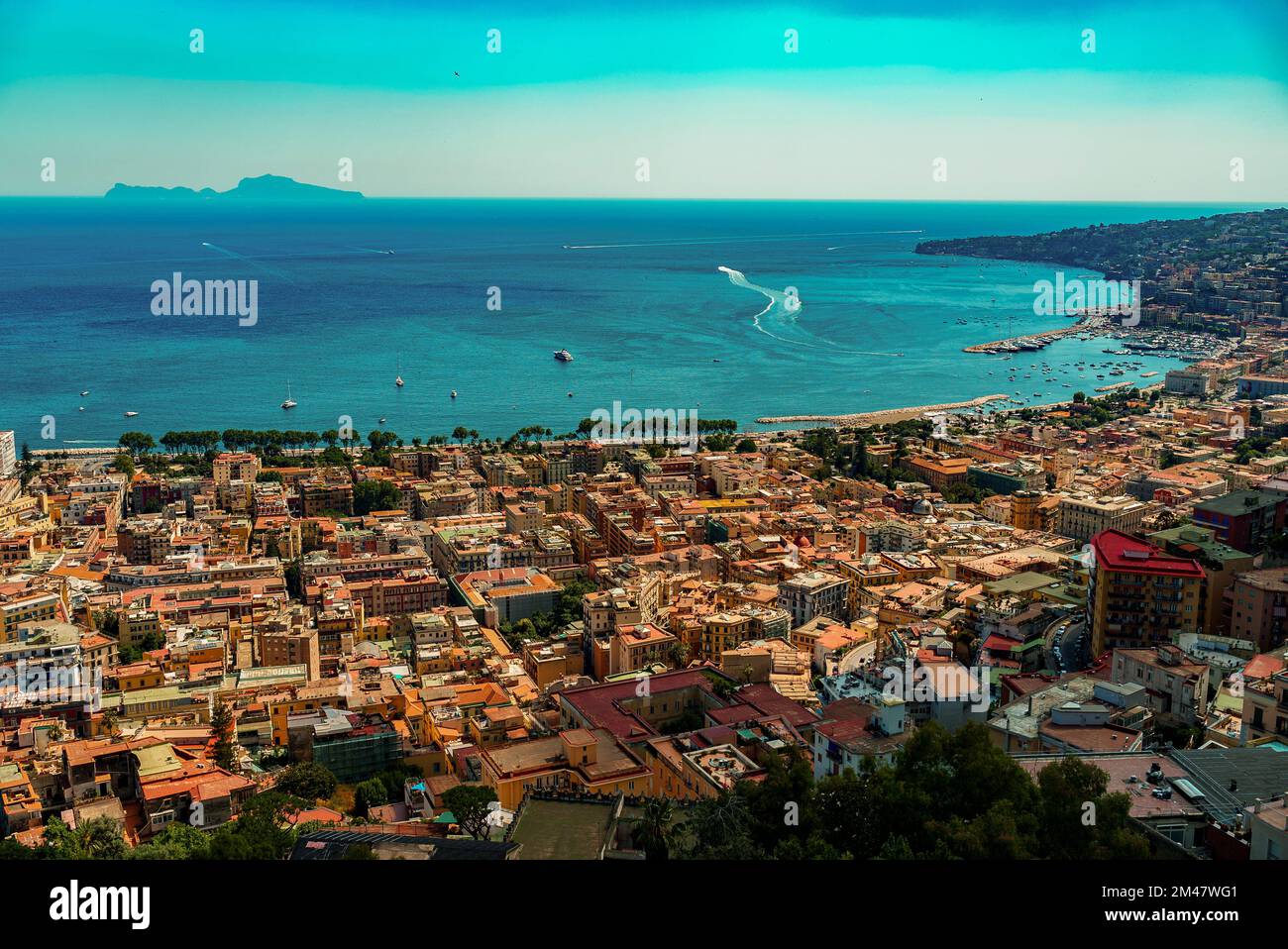 Quartiere ricco Chiaia sul lungomare di Napoli. Foto Stock