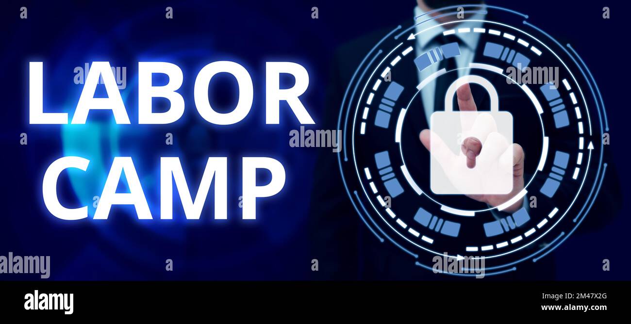 Scrittura con testo Labor Camp. Parola per una colonia penale in cui viene eseguito il lavoro forzato Foto Stock