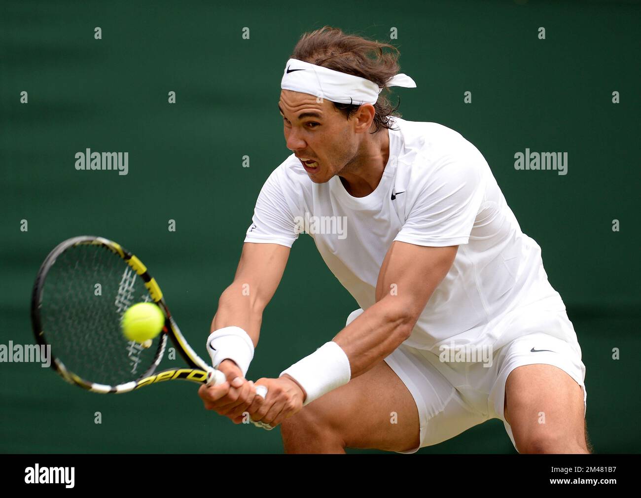 Rafael Nadal, Wimbledon Tennis Championships 2014, Wimbledon London. Seconda tornata Mens Singles, Centre Court, Lukas Rosol (CZE) contro Rafael Nadal (ESP). Foto Stock