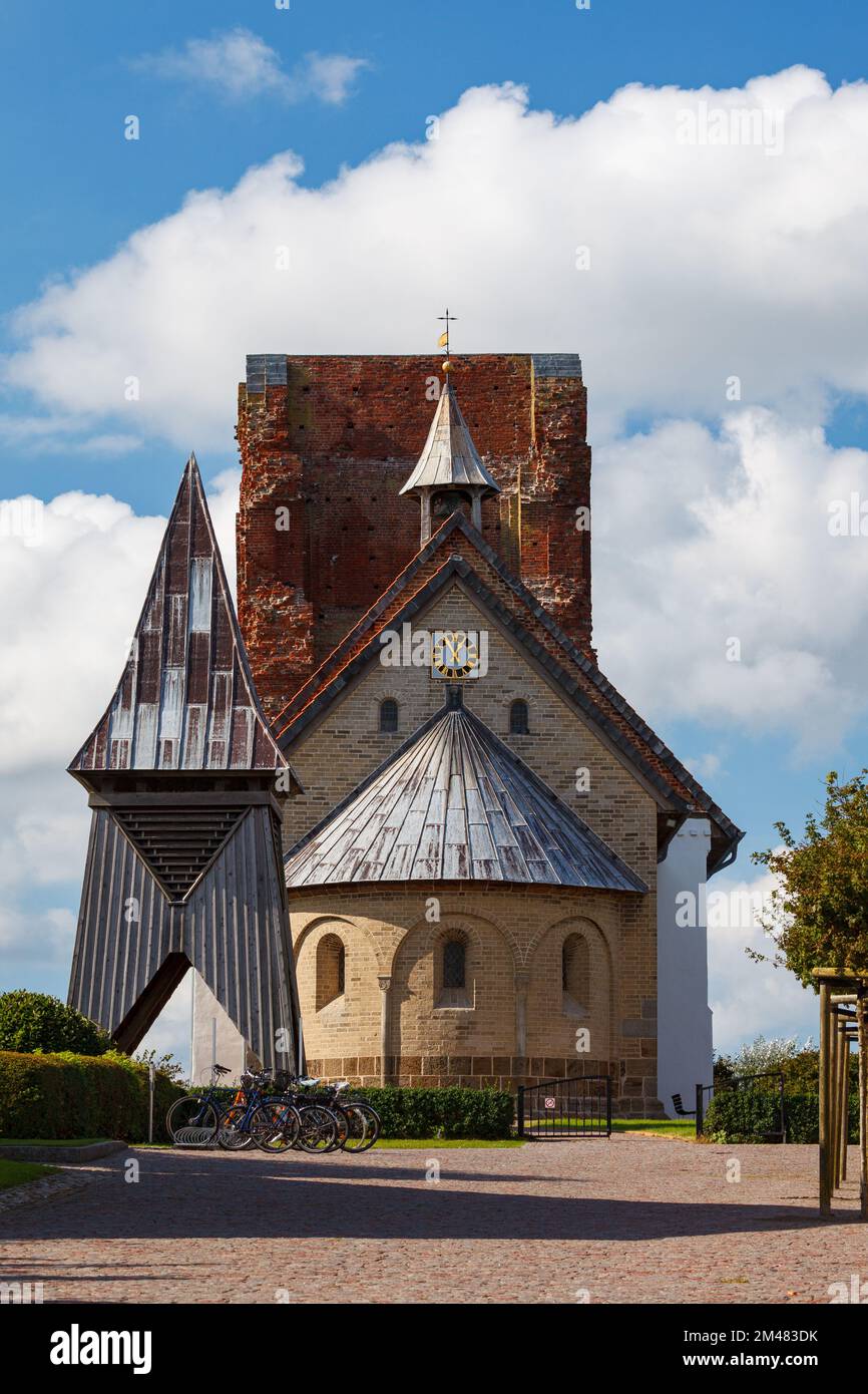 L'antica chiesa di Pelworm nello Schleswig Holstein Foto Stock