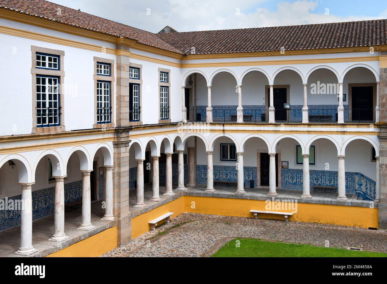 Evora Università Gesuita, Cortile, Alentejo, Portogallo, Patrimonio Mondiale dell Unesco Foto Stock