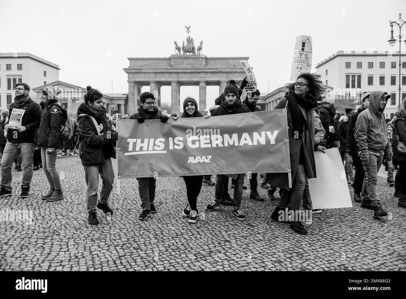 Donald Trump protesta, porta di brandeburgo, Berlino, Germania Foto Stock