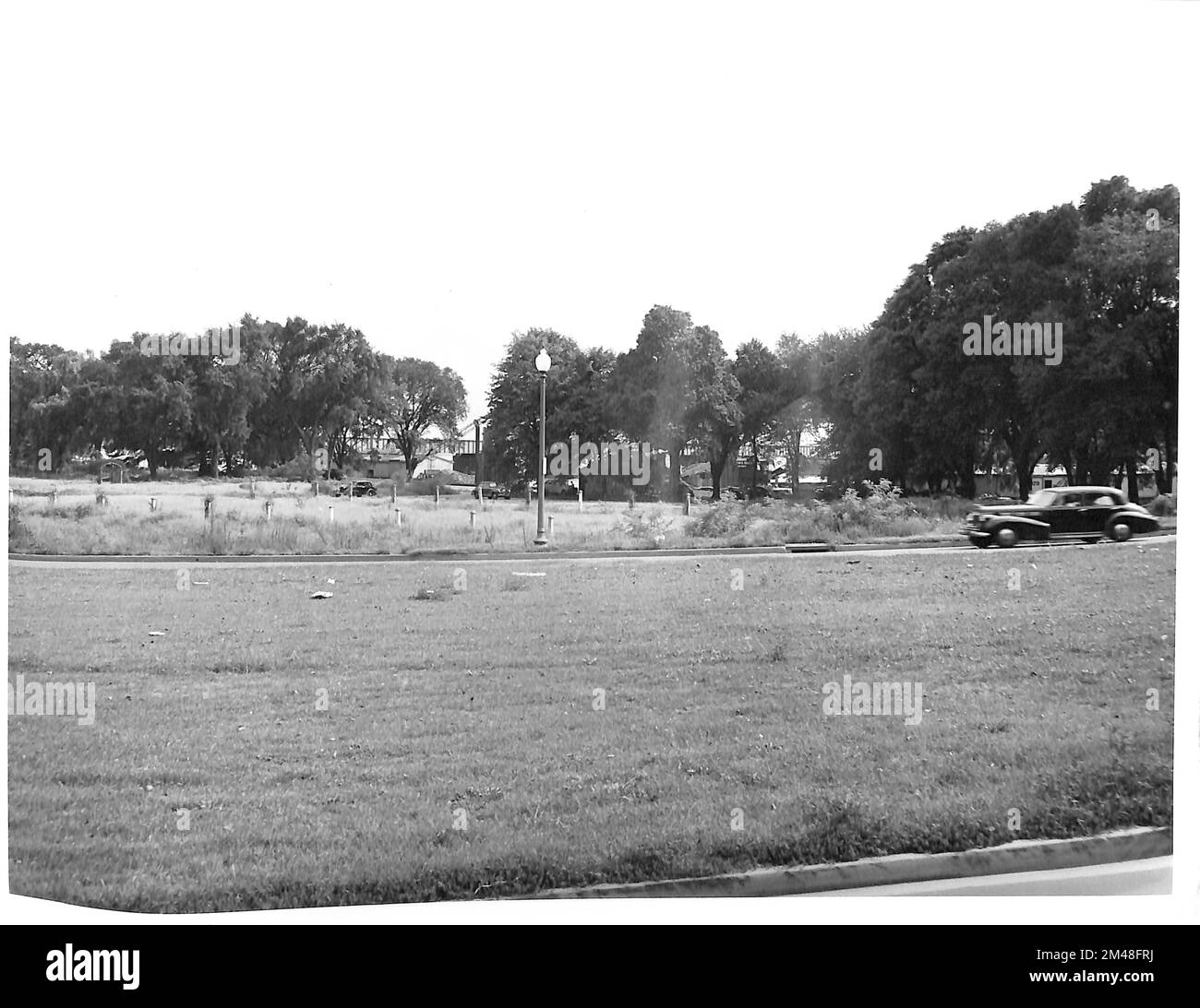 All'estremità nord del ponte dell'autostrada 14th Street. Didascalia originale: North End of 14th St. Highway Bridge prima di iniziare la costruzione. Fotografia di T. W. Kines. Stato: DC. Foto Stock