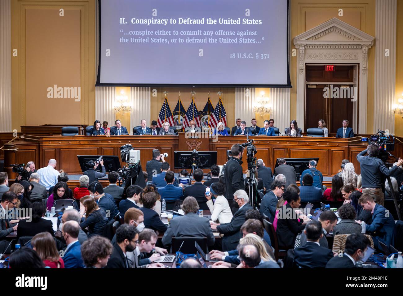 Washington, Stati Uniti. 19th Dec, 2022. La commissione House Select che indaga sull'attacco al Campidoglio degli Stati Uniti tiene la sua riunione finale per votare sui rinvii penali contro l'ex presidente Donald Trump nel Cannon House Office Building di Washington, DC, USA, 19 dicembre 2022. (Foto di Pool/Sipa USA) Credit: Sipa USA/Alamy Live News Foto Stock