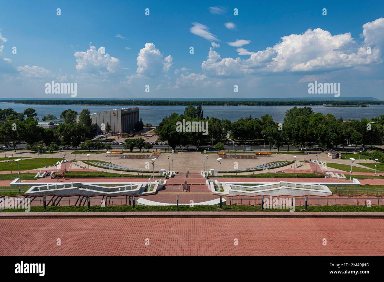 Si affaccia sul Volga dal Monumento della Gloria, Samara, Russia Foto Stock
