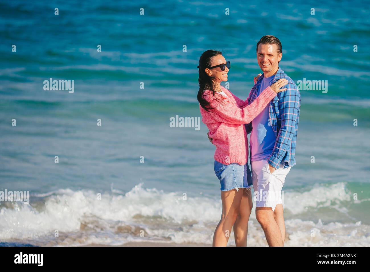 Giovane coppia in vacanza sulla spiaggia in Florida Foto Stock