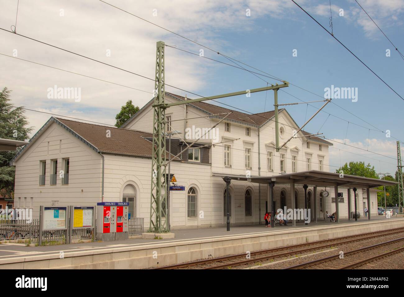 eschweiler giugno 2022: Eschweiler Hauptbahnhof è la più grande delle stazioni ferroviarie della città di Eschweiler oggi. Si trova sulla Colonia-Aquisgrana alta Foto Stock