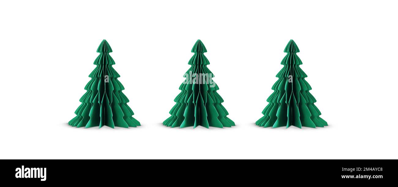 Una fila di alberi di Natale di carta isolati su sfondo bianco. Foto Stock