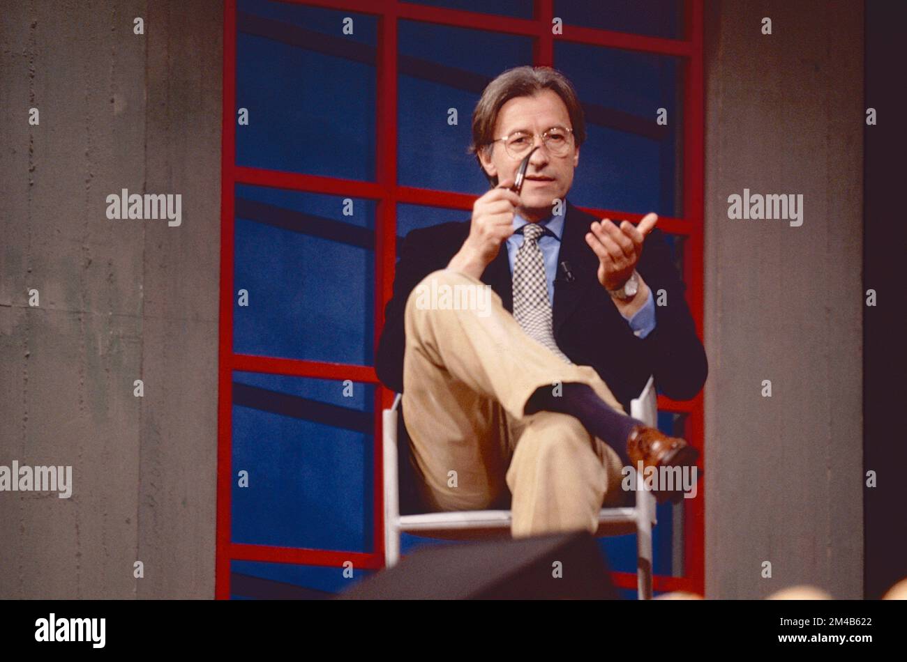 Il giornalista italiano Vittorio Feltri al programma televisivo Maurizio Costanzo Show, Roma, Italia 1994 Foto Stock