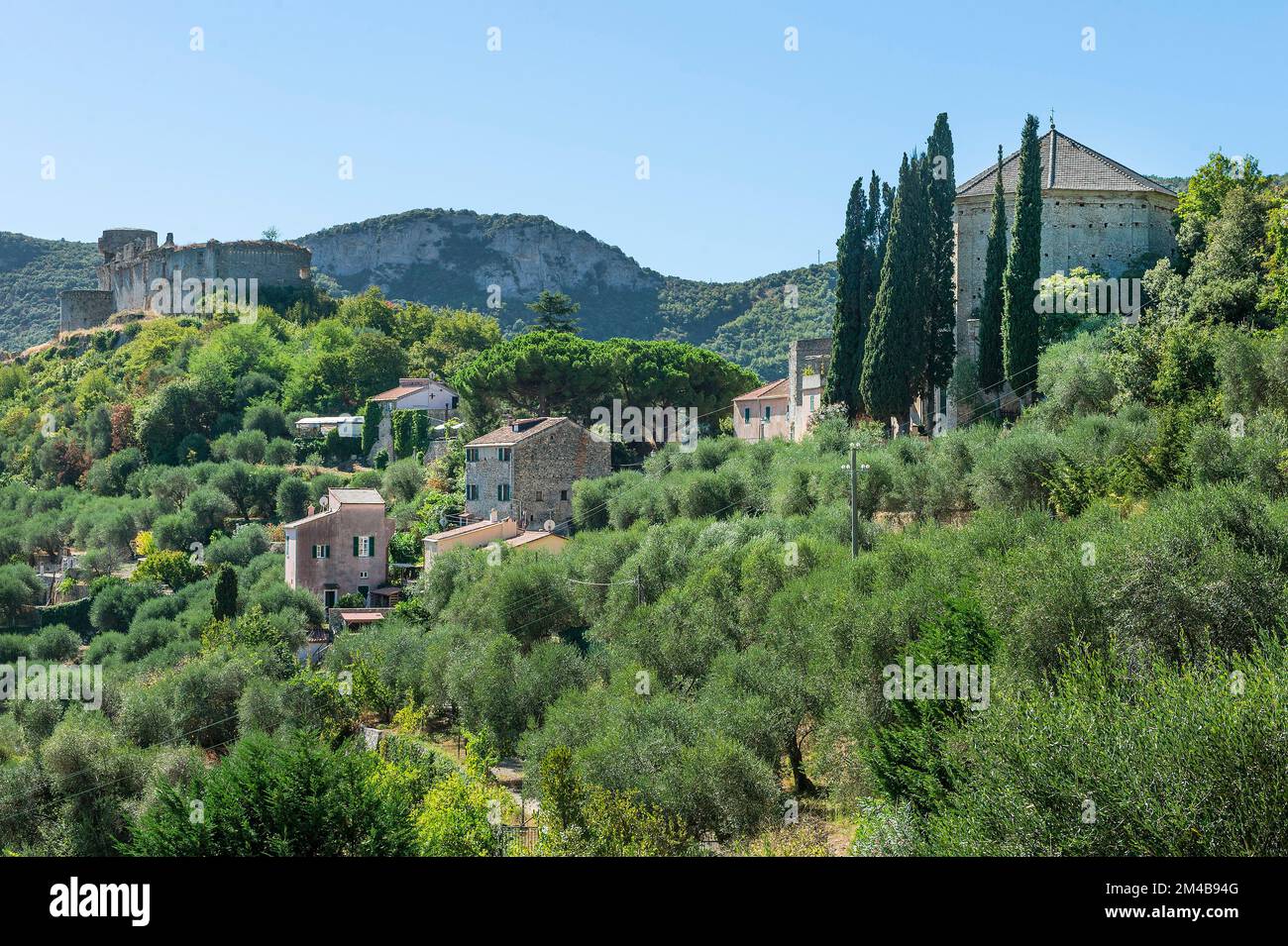 villaggio vicino a finalborgo villaggio, finale ligure, italia Foto Stock