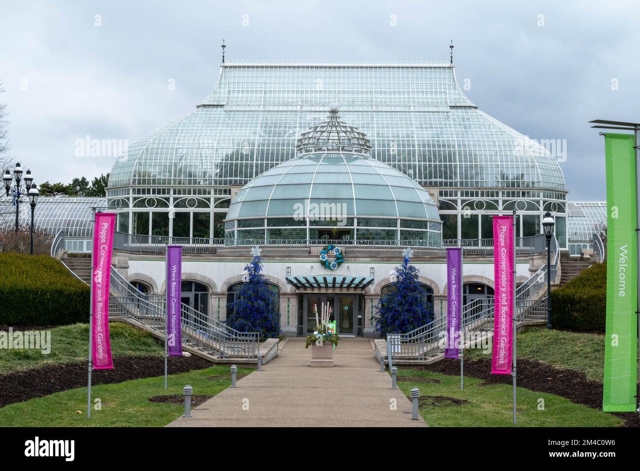 Facciata invernale del Conservatorio di Phipps e del Giardino Botanico a Schenley Park, Pittsburgh Foto Stock