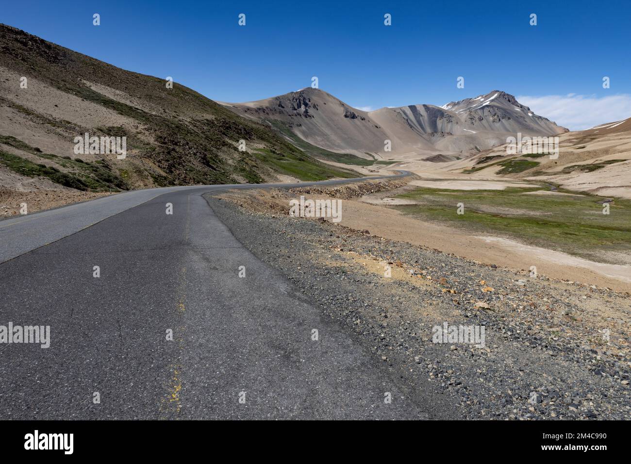 Paesaggio a Paso Pehuenche - attraversando il confine dall'Argentina al Cile durante il viaggio in Sud America Foto Stock