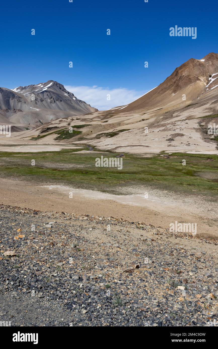 Paesaggio a Paso Pehuenche - attraversando il confine dall'Argentina al Cile durante il viaggio in Sud America Foto Stock