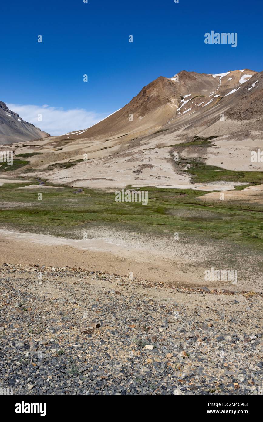 Paesaggio a Paso Pehuenche - attraversando il confine dall'Argentina al Cile durante il viaggio in Sud America Foto Stock