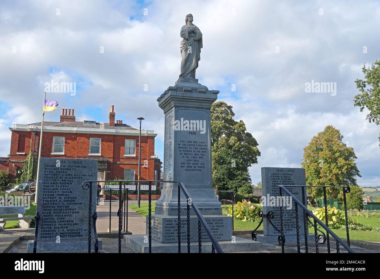 Marple War Memorial, Marple War Memorial, Marple Memorial Park, Hollins Lane, Marple, Stockport, Cheshire, Inghilterra, Regno Unito, SK6 6BB Foto Stock