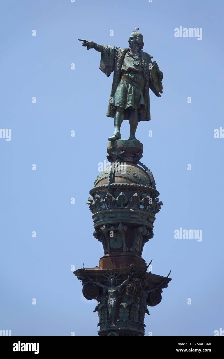 Il Monumento a Colombo, un monumento alto 60 m a Cristoforo Colombo, all'estremità inferiore di la Rambla, Barcellona, Catalogna, Spagna Foto Stock