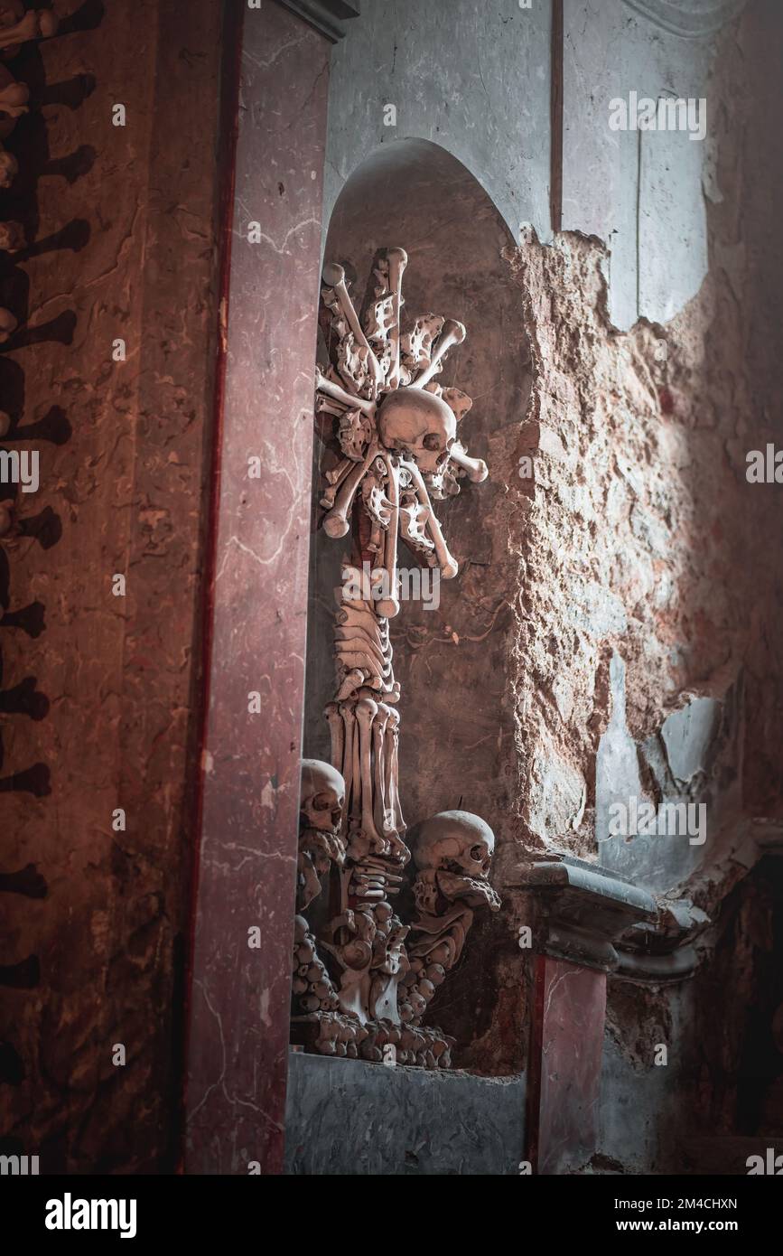 Dettagli su Sedlec Ossuary Interior - Kutna Hora, Repubblica Ceca Foto Stock