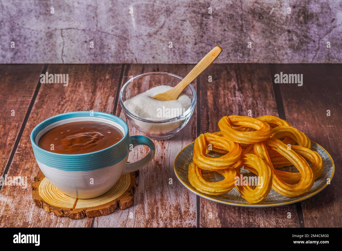 Cioccolata calda con churros tipica colazione spagnola Foto Stock