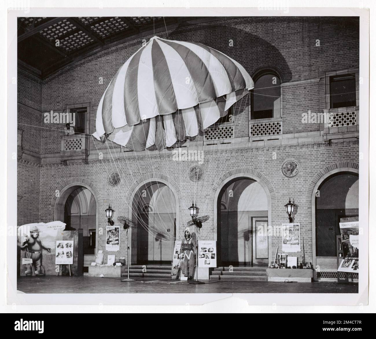 Il programma CFFP mostra - tutti gli stati. Fotografie relative alle foreste nazionali, alle pratiche di gestione delle risorse, al personale e alla storia culturale ed economica Foto Stock