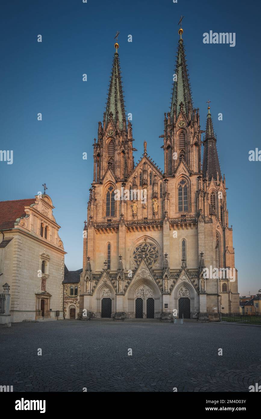 Cattedrale di San Venceslao al tramonto - Olomouc, Repubblica Ceca Foto Stock