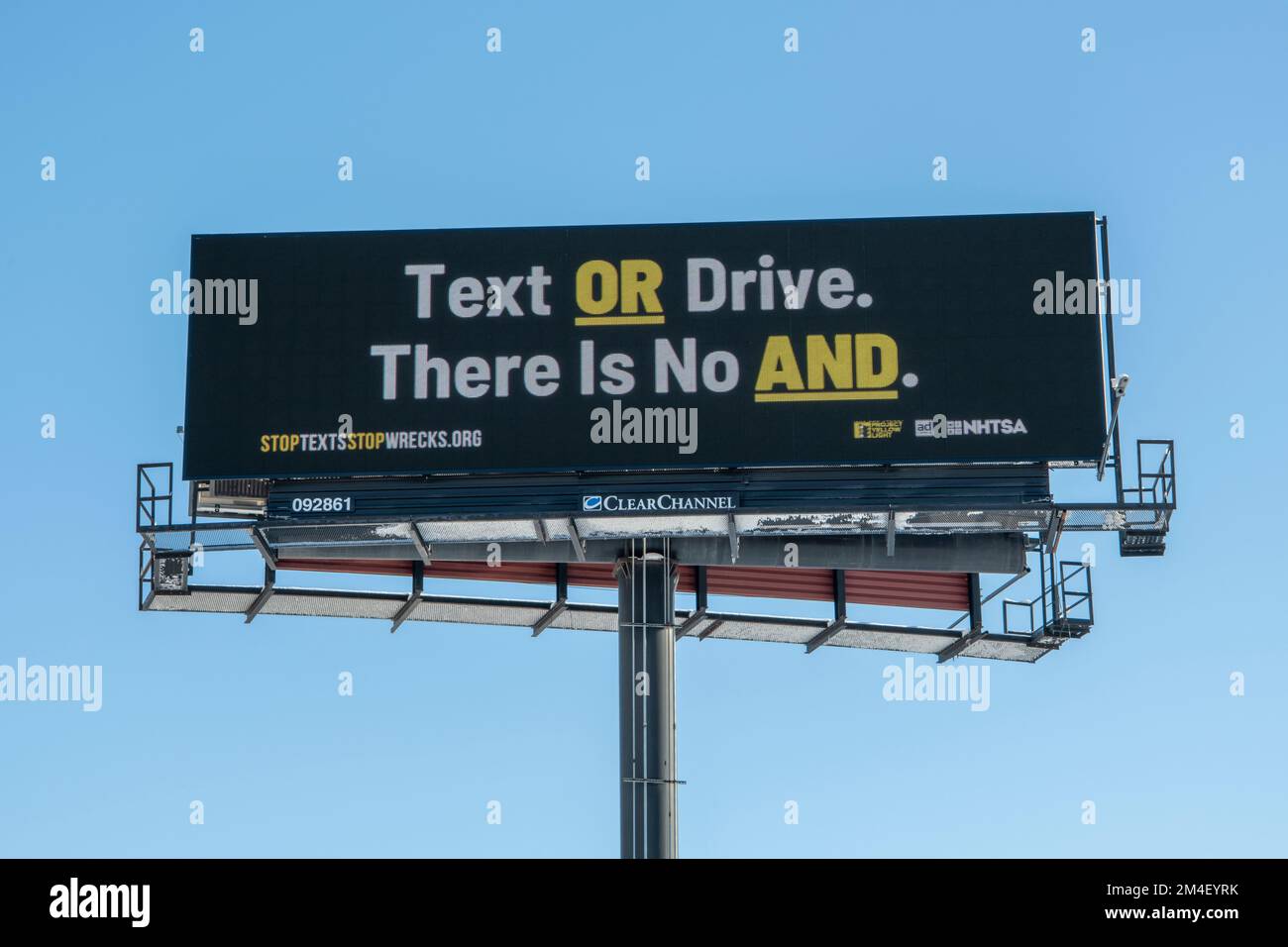 Vadnais Heights, Minnesota. Cartello anti-SMS per interrompere la trasmissione di messaggi durante la guida. Foto Stock