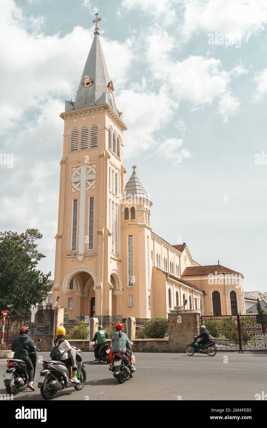 Da Lat, Vietnam - 31 ottobre 2022 : St Cattedrale di Nicholas Foto Stock