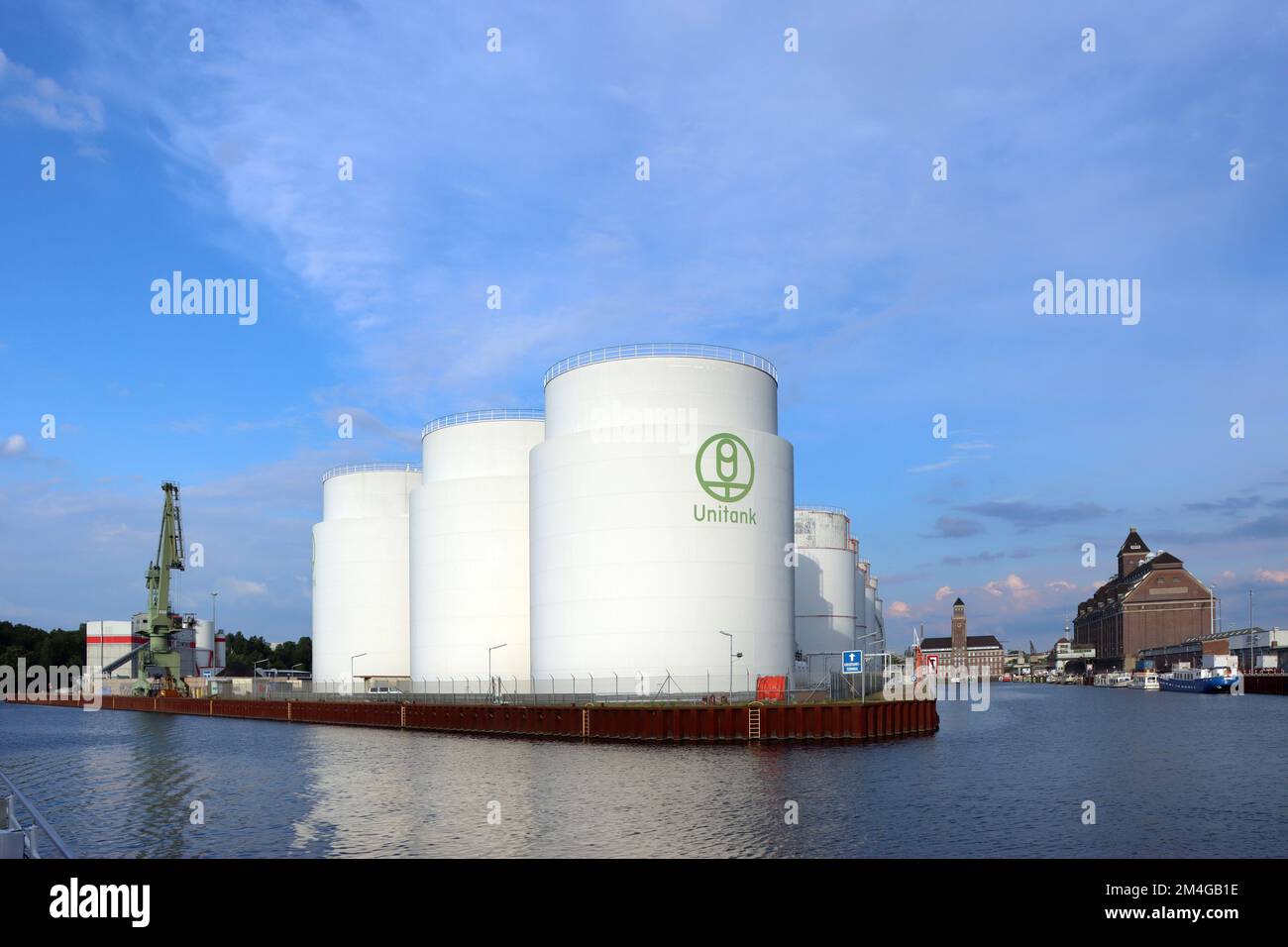 Azienda di serbatoi di olio combustibile nel porto Westhafen di Berlino, Germania, Berlino Foto Stock