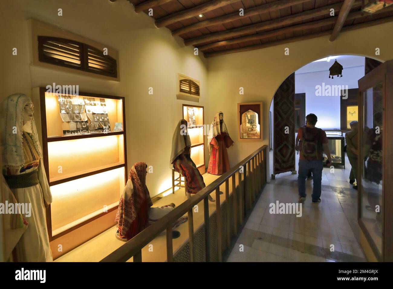 Vista del museo delle tradizioni popolari nel Teatro Romano, Hashemite Plaza, Amman City, Giordania, Medio Oriente Foto Stock